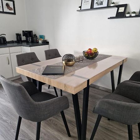 Ferienwohnung Am See Dillich - Ruhige Lage - Eigener Garten - Direkt Neben Einem Natursee 보르켄 외부 사진