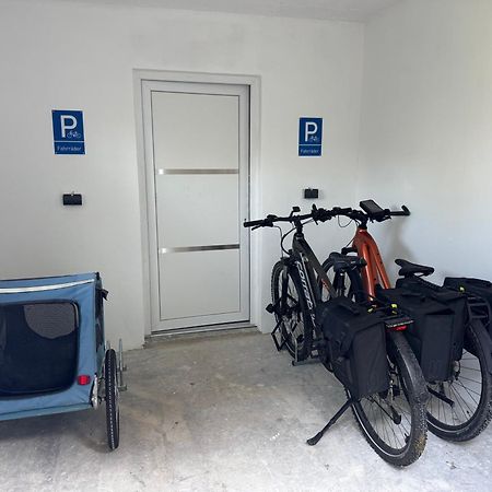 Ferienwohnung Am See Dillich - Ruhige Lage - Eigener Garten - Direkt Neben Einem Natursee 보르켄 외부 사진