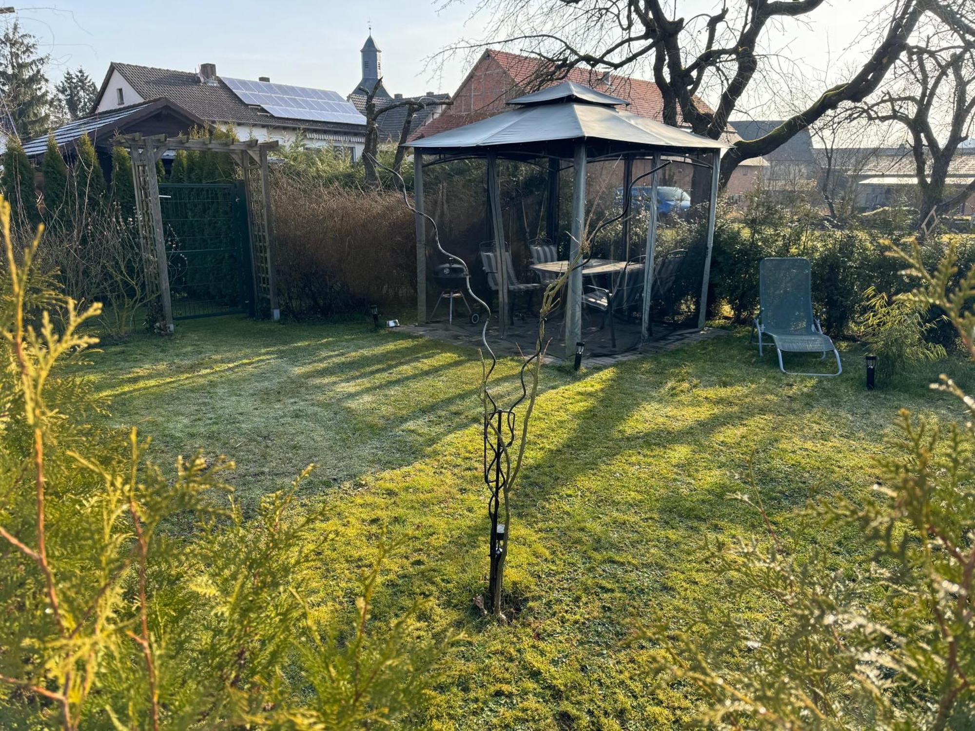 Ferienwohnung Am See Dillich - Ruhige Lage - Eigener Garten - Direkt Neben Einem Natursee 보르켄 외부 사진