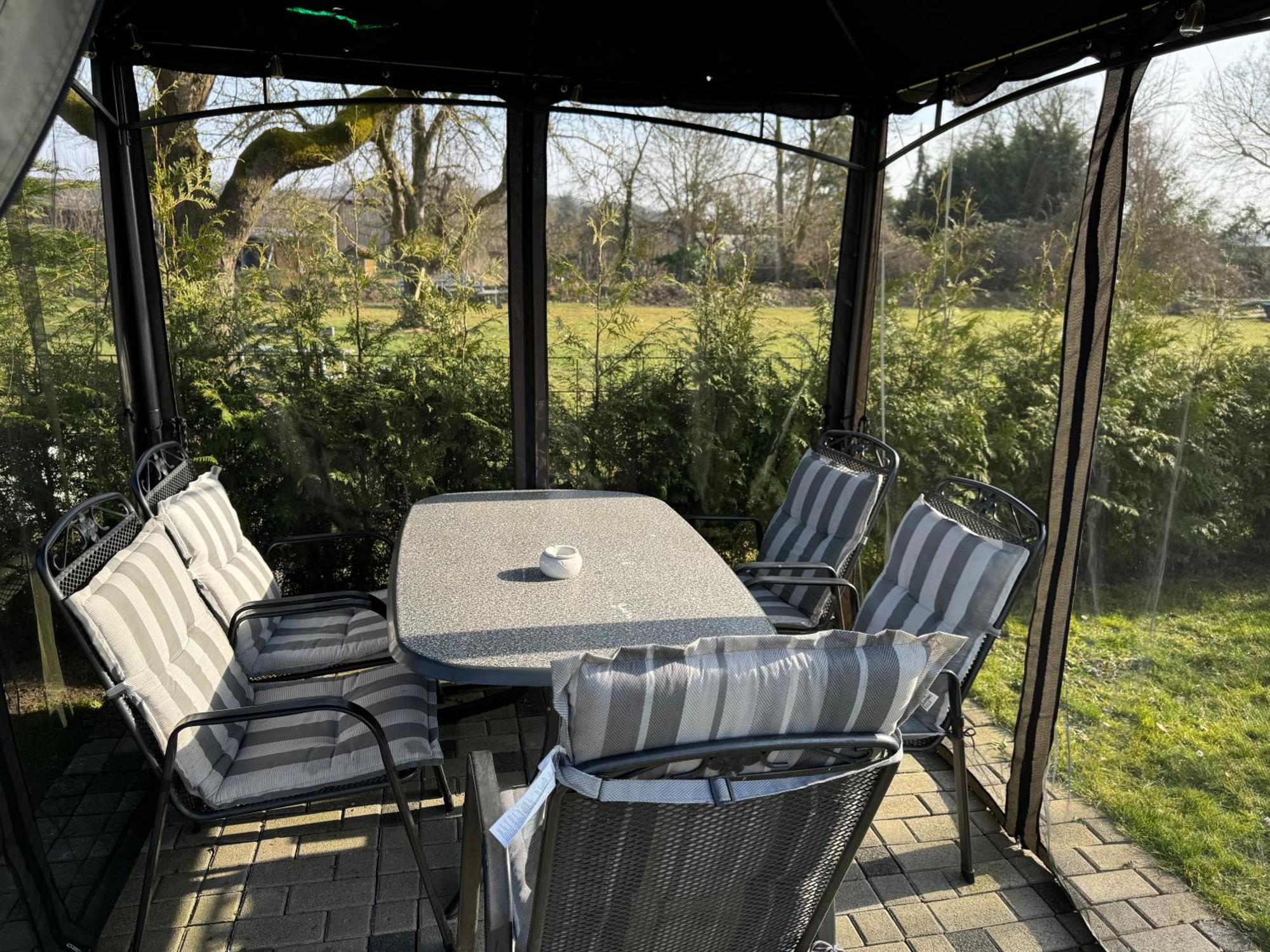 Ferienwohnung Am See Dillich - Ruhige Lage - Eigener Garten - Direkt Neben Einem Natursee 보르켄 외부 사진