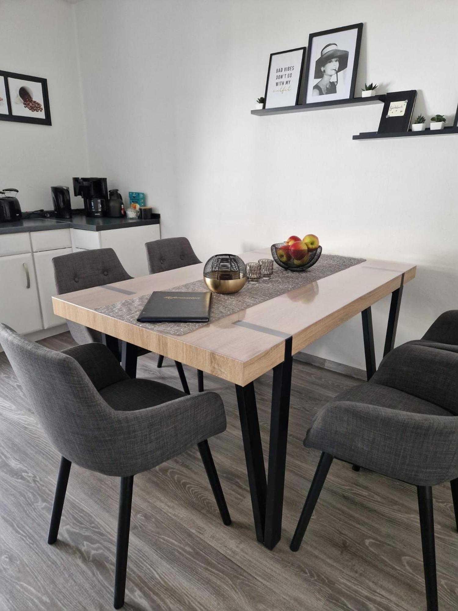 Ferienwohnung Am See Dillich - Ruhige Lage - Eigener Garten - Direkt Neben Einem Natursee 보르켄 외부 사진