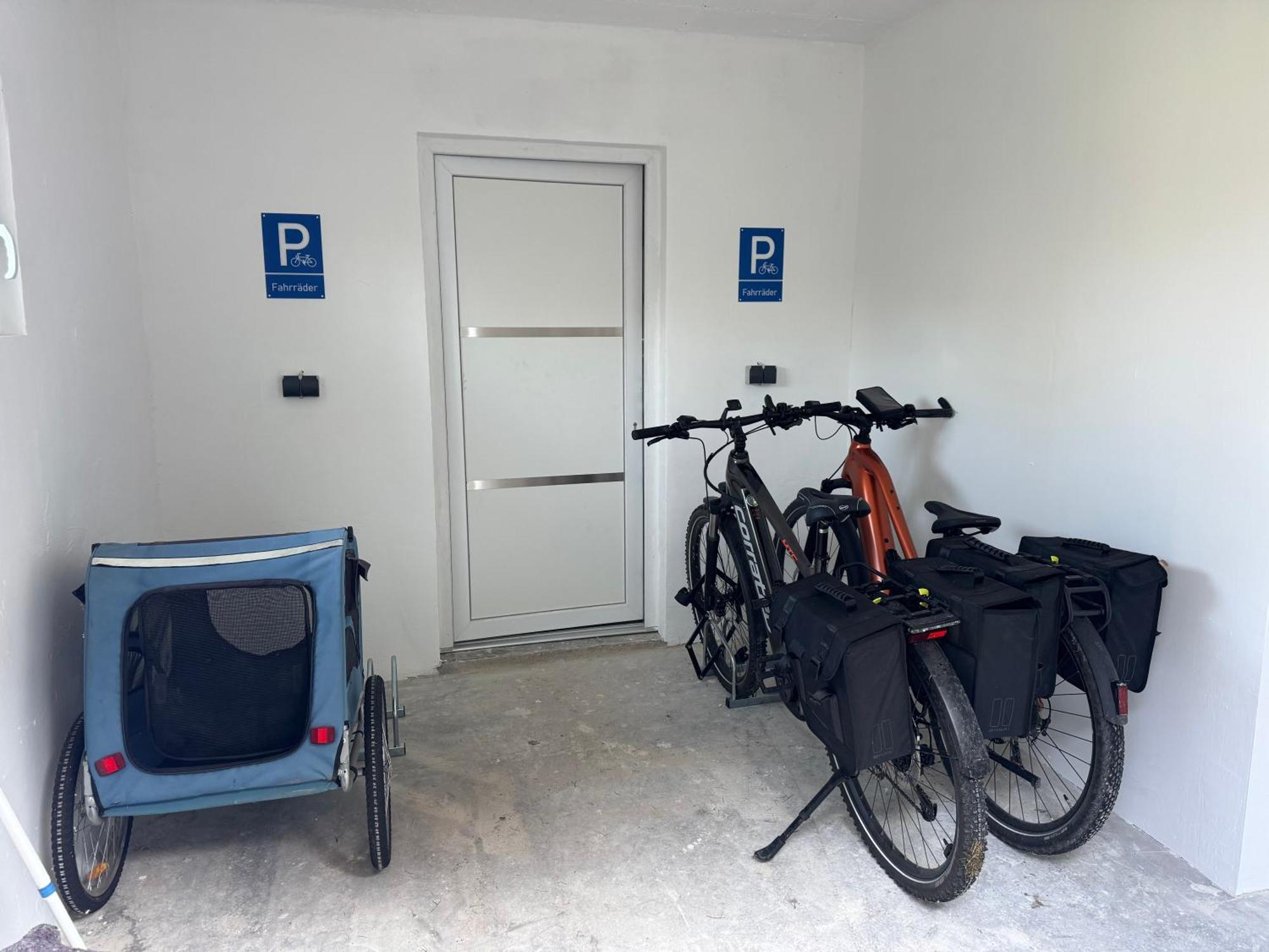 Ferienwohnung Am See Dillich - Ruhige Lage - Eigener Garten - Direkt Neben Einem Natursee 보르켄 외부 사진